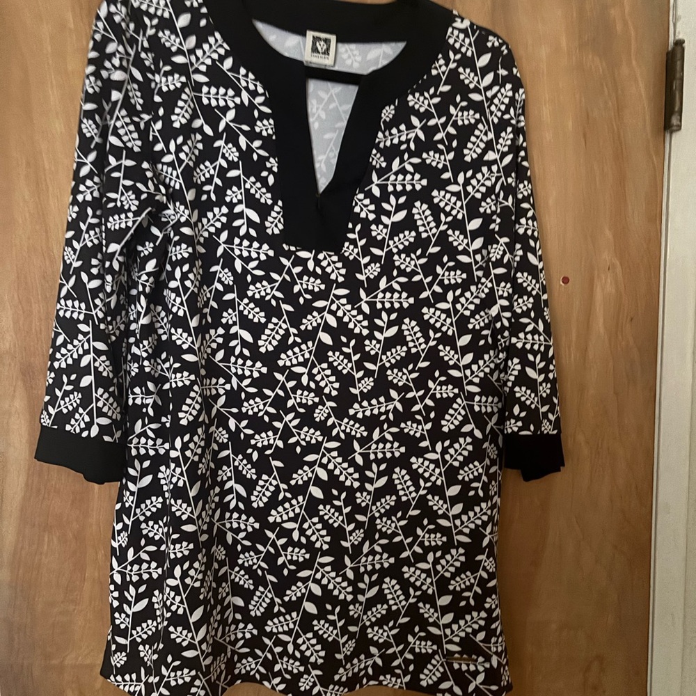 Anne Klein black & white tunic blouse (M)